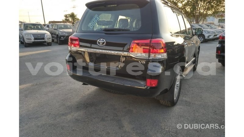 Big with watermark toyota land cruiser estuaire import dubai 4818