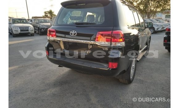 Acheter Import Voiture Toyota Land Cruiser Noir à Import - Dubai, Estuaire Acheter Import Voiture Toyota Land Cruiser Noir à Import - Dubai, Estuaire