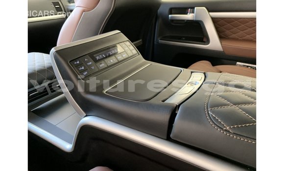 Acheter Import Voiture Toyota Land Cruiser Noir à Import - Dubai, Estuaire Acheter Import Voiture Toyota Land Cruiser Noir à Import - Dubai, Estuaire