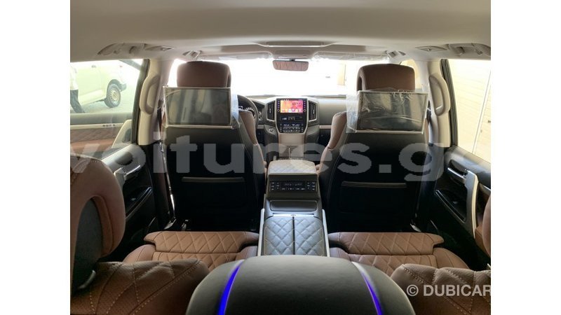 Big with watermark toyota land cruiser estuaire import dubai 4818