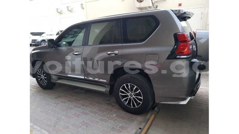 Big with watermark toyota prado estuaire import dubai 4825