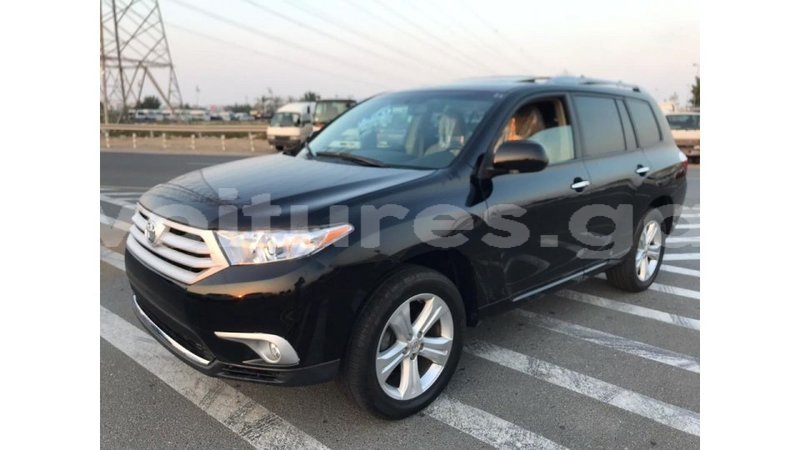 Big with watermark toyota highlander estuaire import dubai 4826