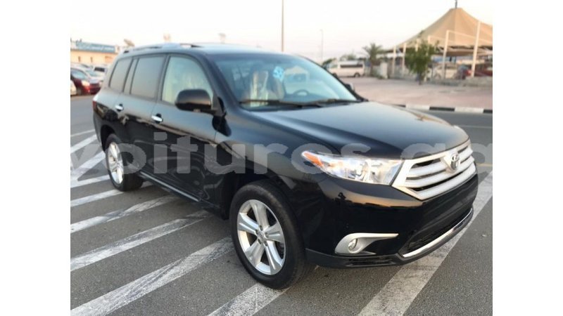 Big with watermark toyota highlander estuaire import dubai 4826