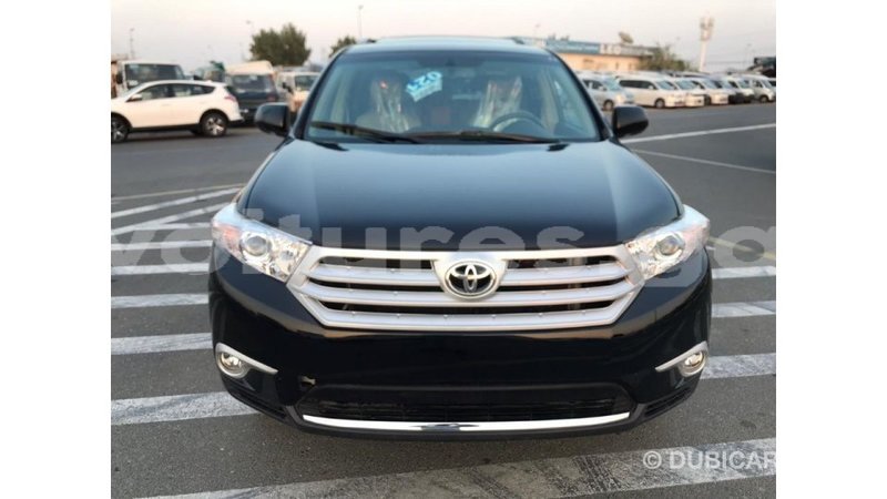 Big with watermark toyota highlander estuaire import dubai 4826