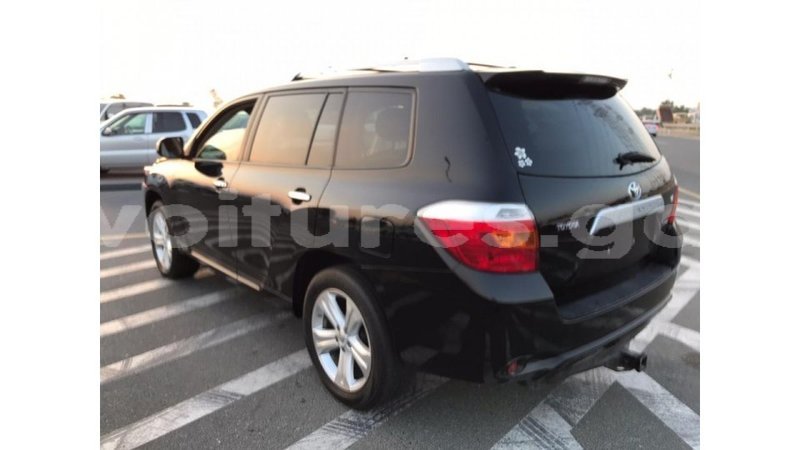 Big with watermark toyota highlander estuaire import dubai 4826