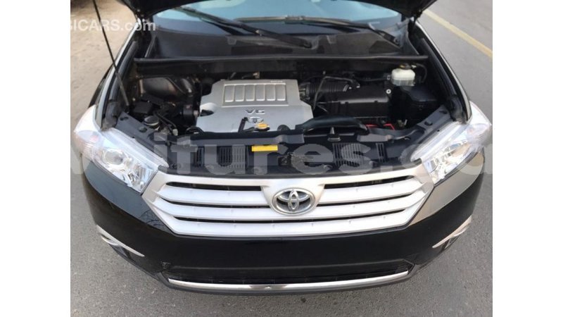 Big with watermark toyota highlander estuaire import dubai 4826