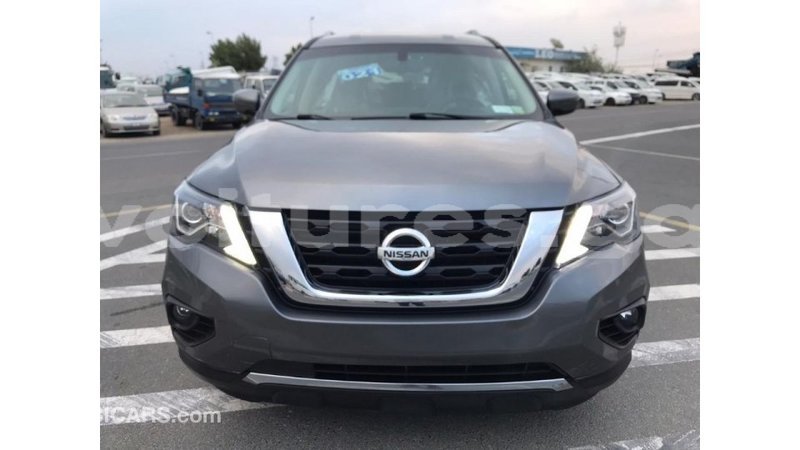 Big with watermark nissan pathfinder estuaire import dubai 4831