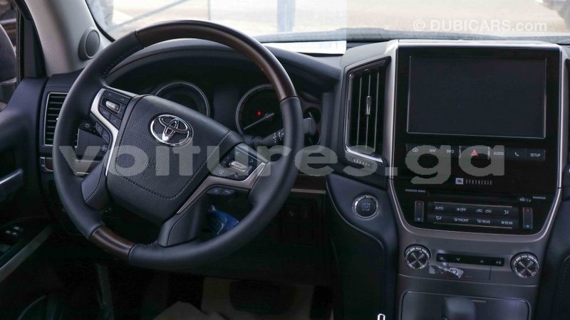 Big with watermark toyota land cruiser estuaire import dubai 4832