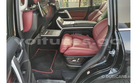 Acheter Import Voiture Toyota Land Cruiser Noir à Import - Dubai, Estuaire Acheter Import Voiture Toyota Land Cruiser Noir à Import - Dubai, Estuaire