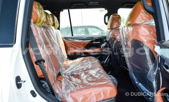 Acheter Import Voiture Lexus LX Blanc à Import - Dubai, Estuaire Acheter Import Voiture Lexus LX Blanc à Import - Dubai, Estuaire