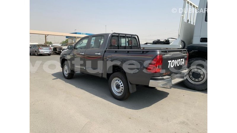 Big with watermark toyota hilux estuaire import dubai 4841