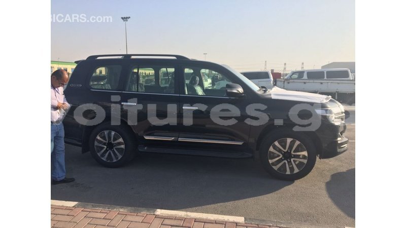 Big with watermark toyota land cruiser estuaire import dubai 4844