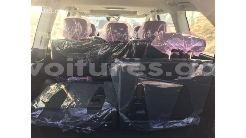 Big with watermark toyota land cruiser estuaire import dubai 4844