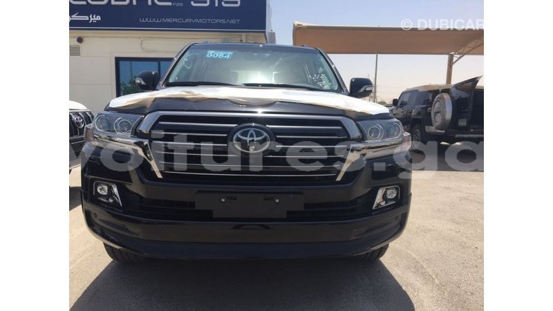 Big with watermark toyota land cruiser estuaire import dubai 4844