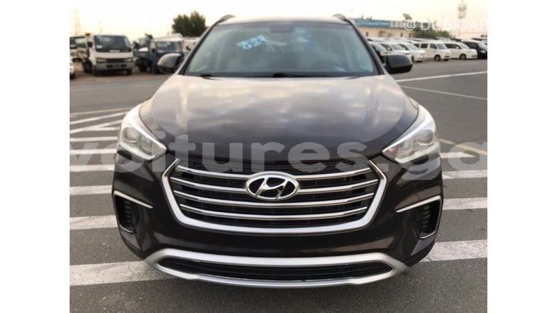 Big with watermark hyundai santa fe estuaire import dubai 4849