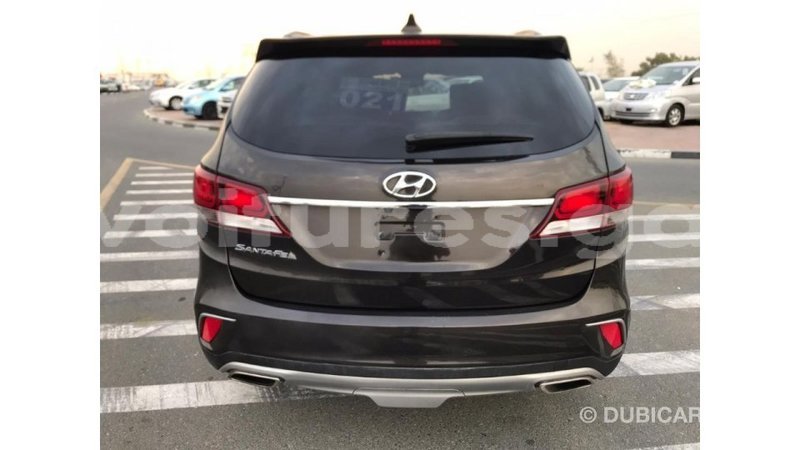 Big with watermark hyundai santa fe estuaire import dubai 4849