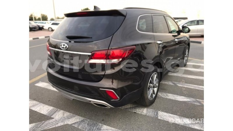 Big with watermark hyundai santa fe estuaire import dubai 4849