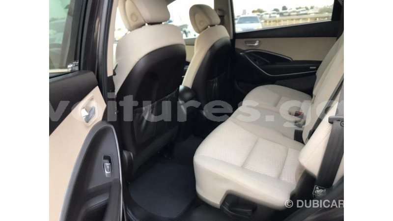 Big with watermark hyundai santa fe estuaire import dubai 4849