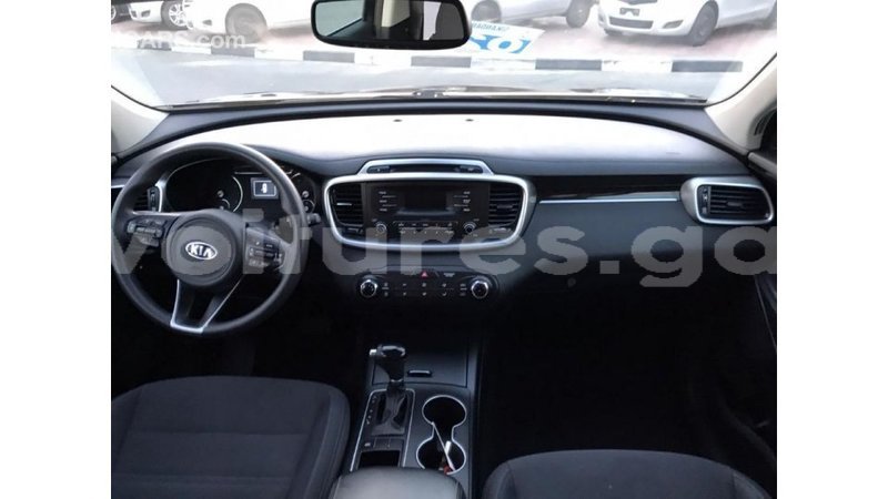 Big with watermark kia sorento estuaire import dubai 4851