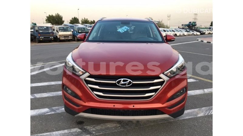 Big with watermark hyundai tucson estuaire import dubai 4853