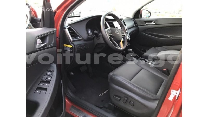 Big with watermark hyundai tucson estuaire import dubai 4853