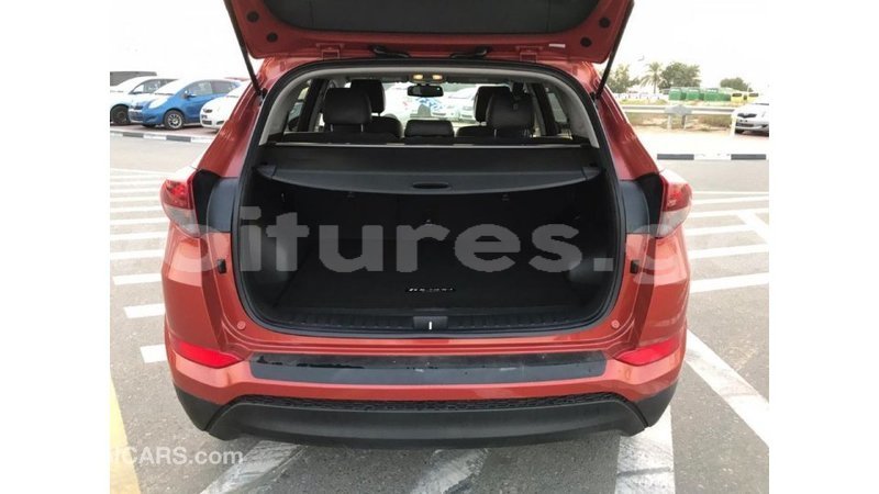 Big with watermark hyundai tucson estuaire import dubai 4853