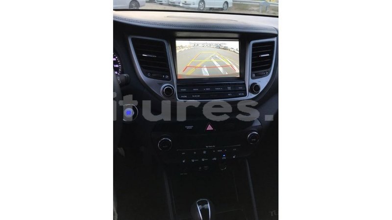 Big with watermark hyundai tucson estuaire import dubai 4853