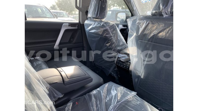 Big with watermark toyota prado estuaire import dubai 4855