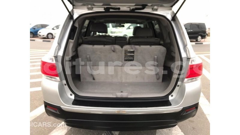 Big with watermark toyota highlander estuaire import dubai 4857