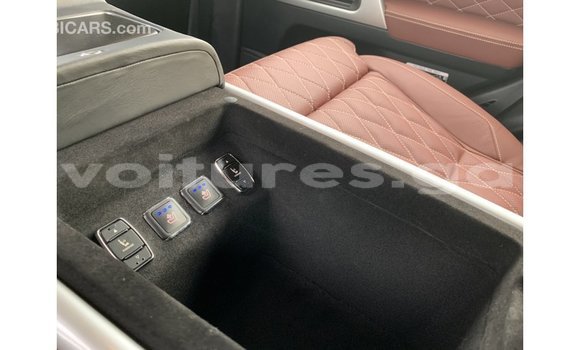 Acheter Import Voiture Toyota Land Cruiser Noir à Import - Dubai, Estuaire Acheter Import Voiture Toyota Land Cruiser Noir à Import - Dubai, Estuaire