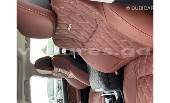 Acheter Import Voiture Toyota Land Cruiser Noir à Import - Dubai, Estuaire Acheter Import Voiture Toyota Land Cruiser Noir à Import - Dubai, Estuaire