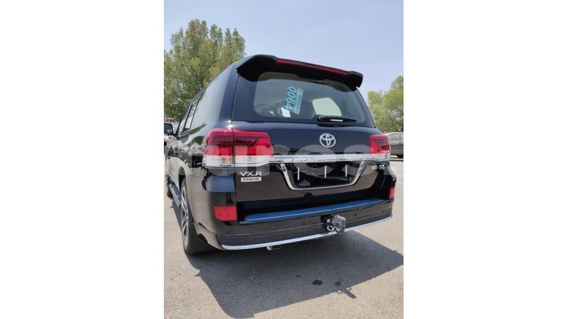 Big with watermark toyota land cruiser estuaire import dubai 4859