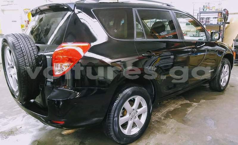 Big with watermark toyota rav4 estuaire libreville 4860