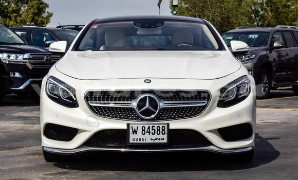 Sayi Na hannu Mercedes-Benz S–Class White Mota in Libreville a estuary Sayi Na hannu Mercedes-Benz S–Class White Mota in Libreville a estuary