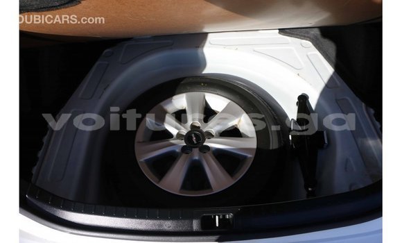 Acheter Import Voiture Toyota Corolla Blanc à Import - Dubai, Estuaire Acheter Import Voiture Toyota Corolla Blanc à Import - Dubai, Estuaire