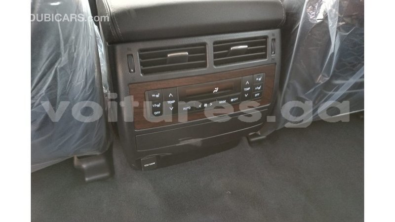 Big with watermark toyota land cruiser estuaire import dubai 4874