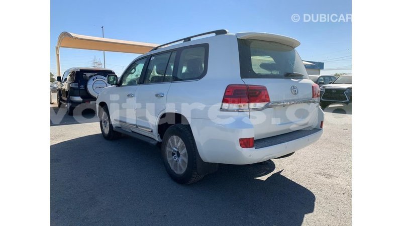 Big with watermark toyota land cruiser estuaire import dubai 4874