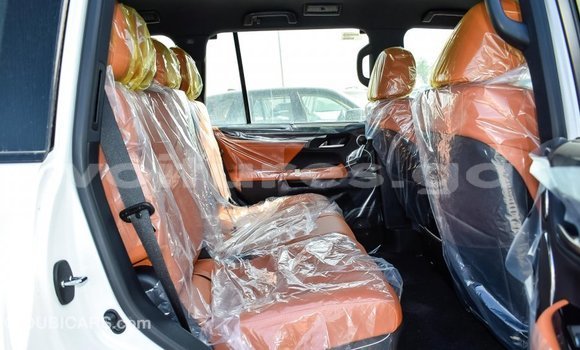 Acheter Import Voiture Lexus LX Blanc à Import - Dubai, Estuaire Acheter Import Voiture Lexus LX Blanc à Import - Dubai, Estuaire