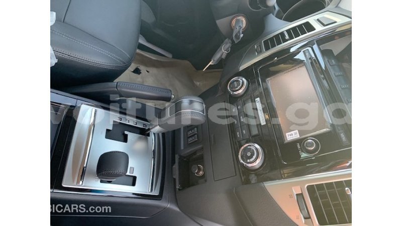 Big with watermark mitsubishi pajero estuaire import dubai 4880