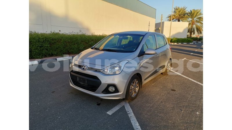 Big with watermark hyundai i10 estuaire import dubai 4882