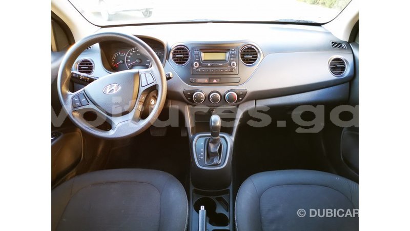 Big with watermark hyundai i10 estuaire import dubai 4882