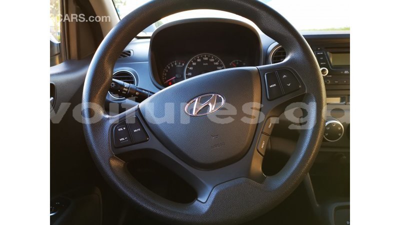 Big with watermark hyundai i10 estuaire import dubai 4882