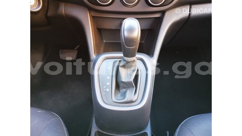 Big with watermark hyundai i10 estuaire import dubai 4882