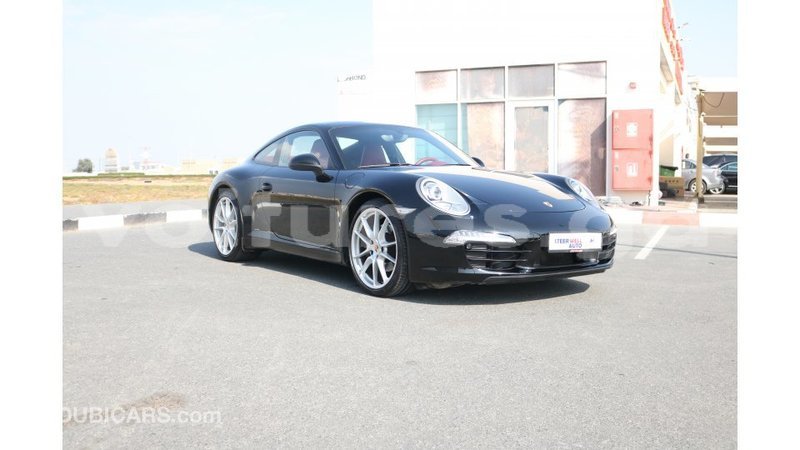 Big with watermark porsche 911 estuaire import dubai 4885