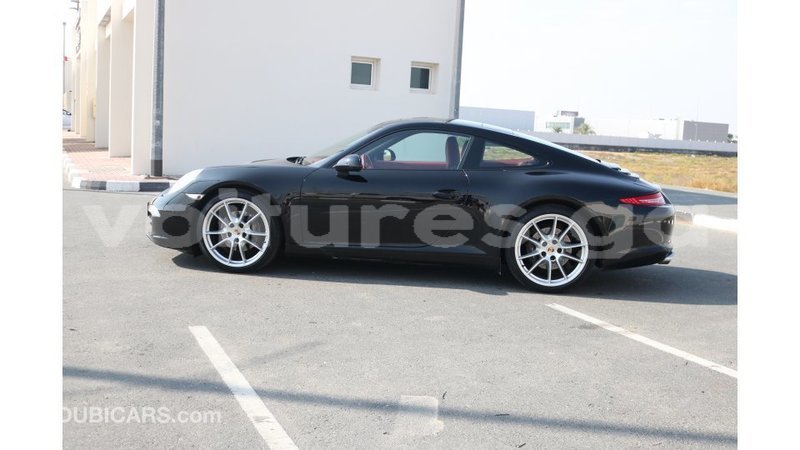 Big with watermark porsche 911 estuaire import dubai 4885