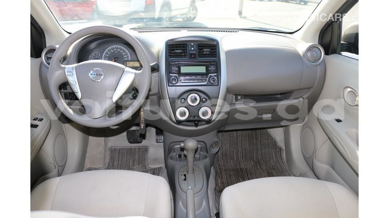 Big with watermark nissan sunny estuaire import dubai 4887