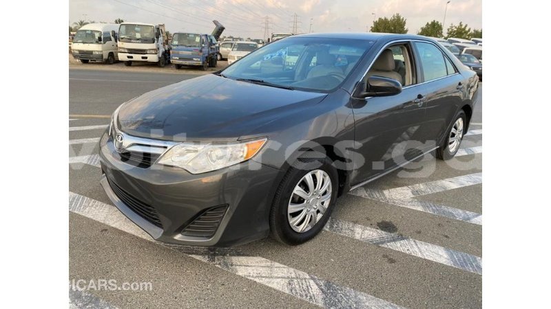 Big with watermark toyota camry estuaire import dubai 4889