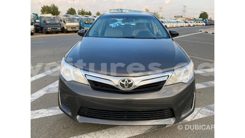 Big with watermark toyota camry estuaire import dubai 4889