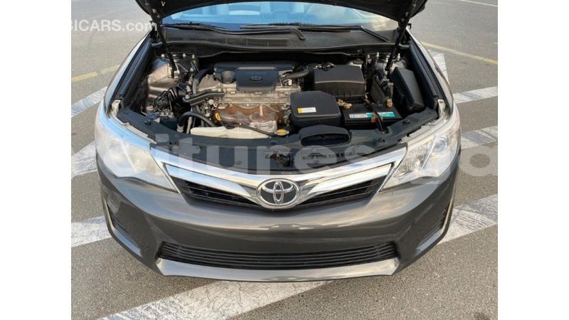 Big with watermark toyota camry estuaire import dubai 4889