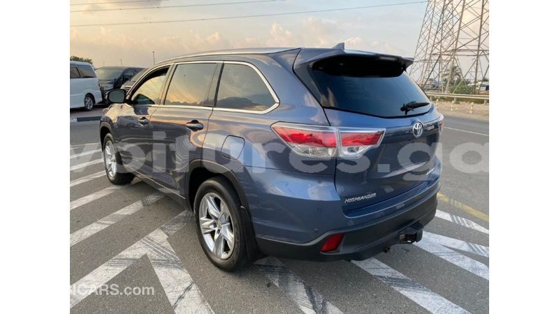 Big with watermark toyota highlander estuaire import dubai 4890